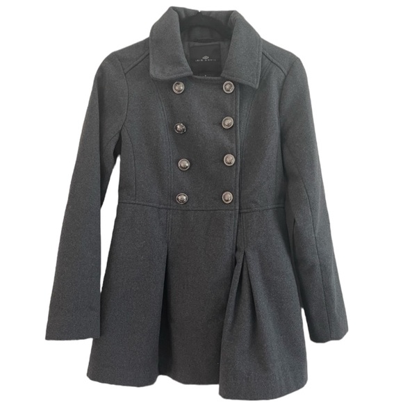 Gray Coat - Picture 1 of 7